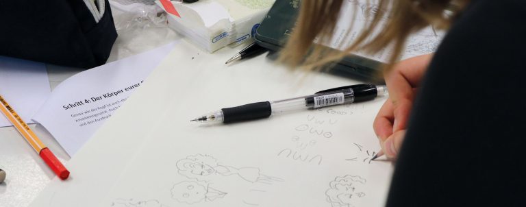 Jewy Louis zu Gast am Jüdischen Gymnasium – Comiczeichnen im Kunstunterricht